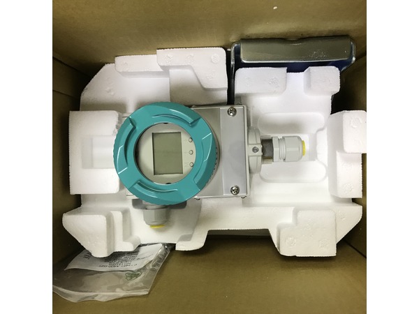 Siemens 7MF0340-1HV01-5AF2-Z+A00+C11+C14+C20+E01+Y01 pressure transmitter with 7MF0812-1PA15-0BA0-Z+C12+C20+D66+D88 remote seal product image